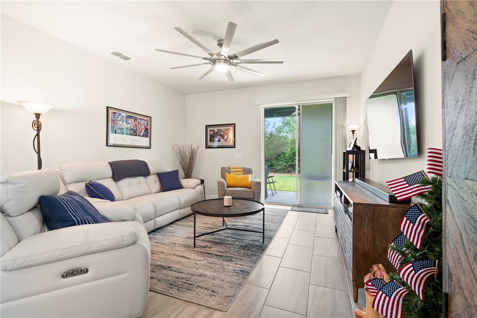 VICTORIA TRAILS - Residential