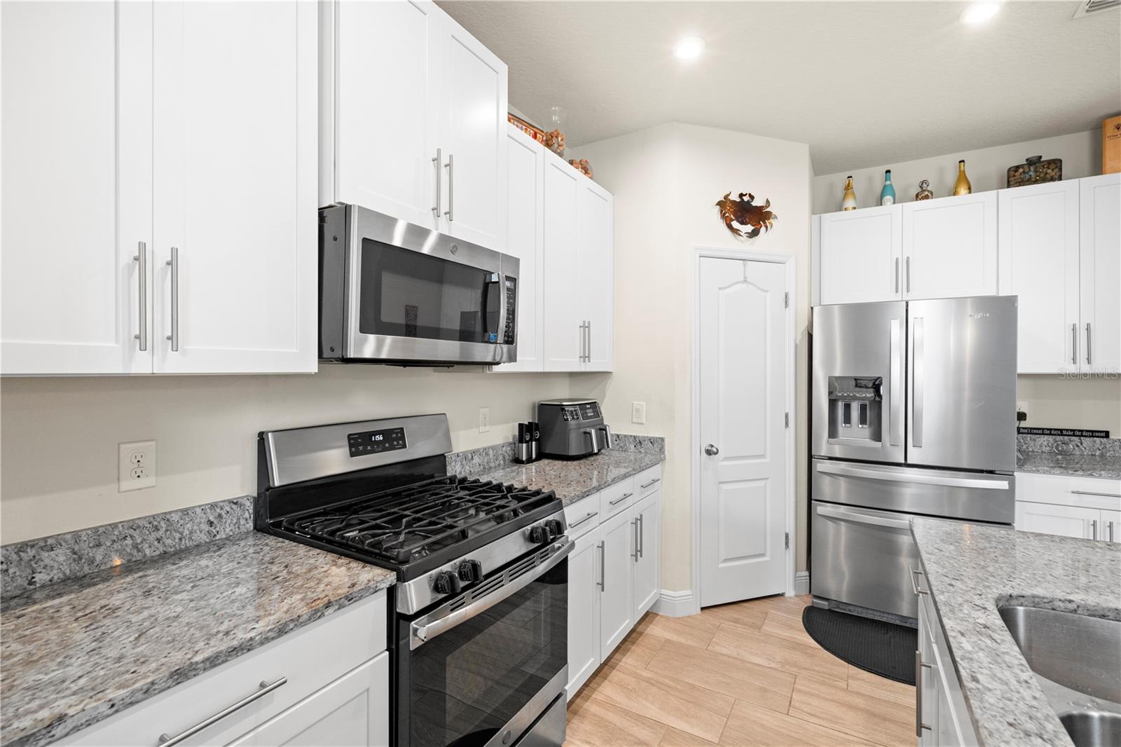 VICTORIA TRAILS - Residential