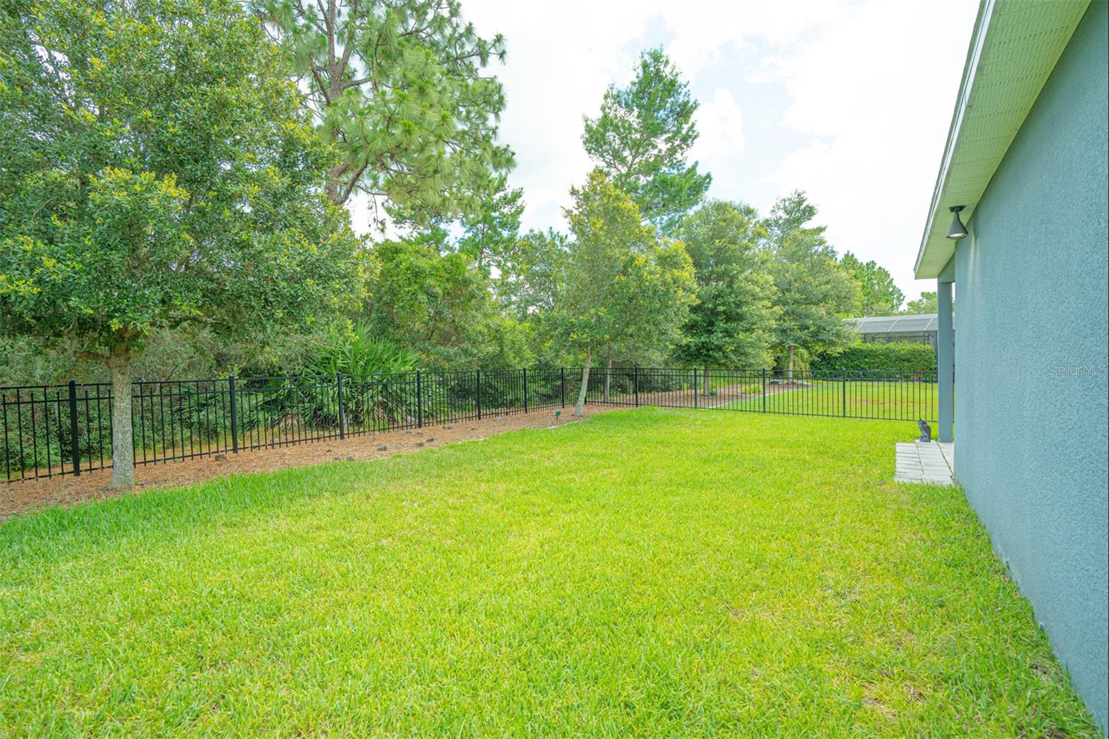 VICTORIA TRAILS - Residential