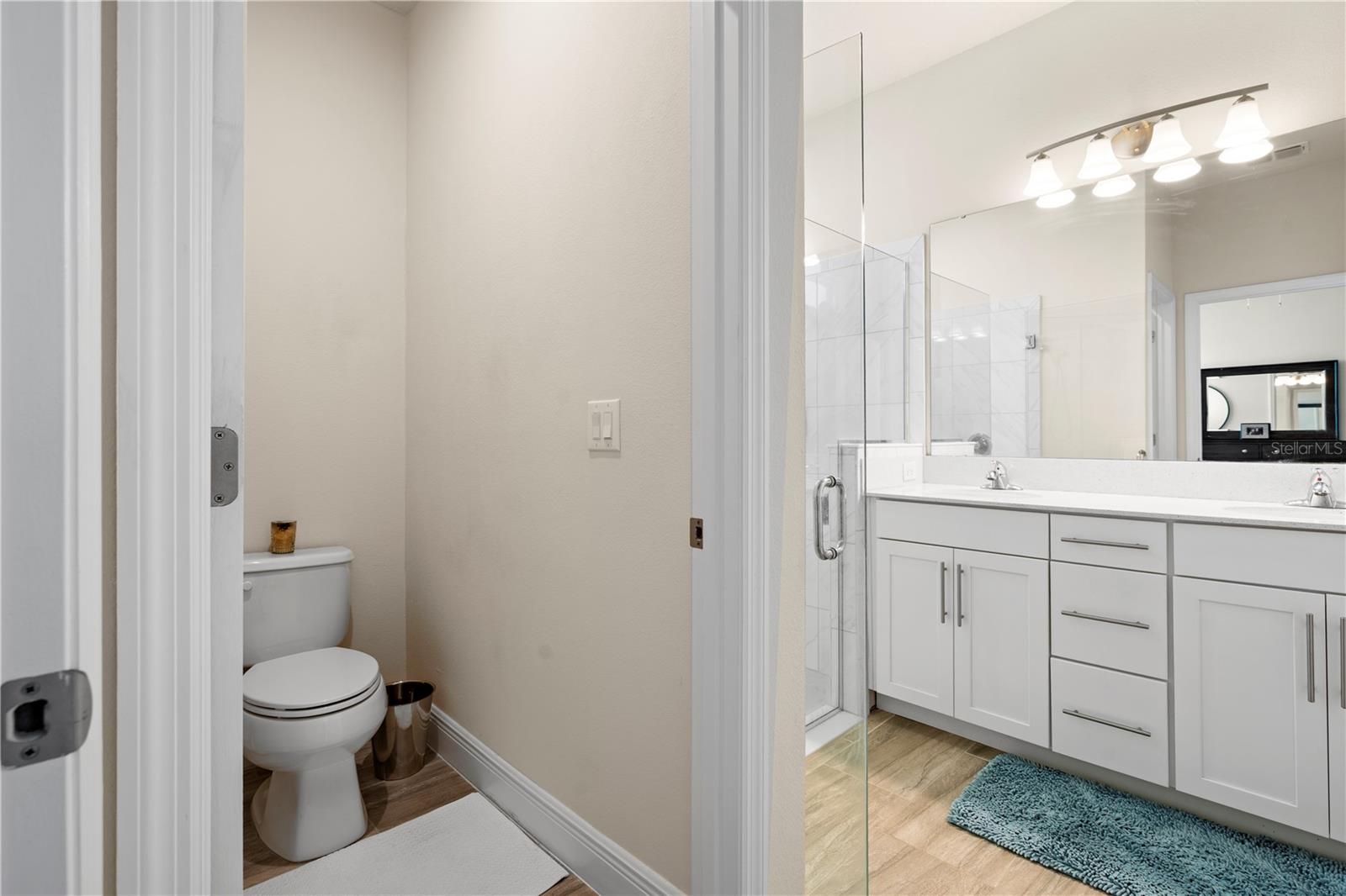 VICTORIA TRAILS - Residential