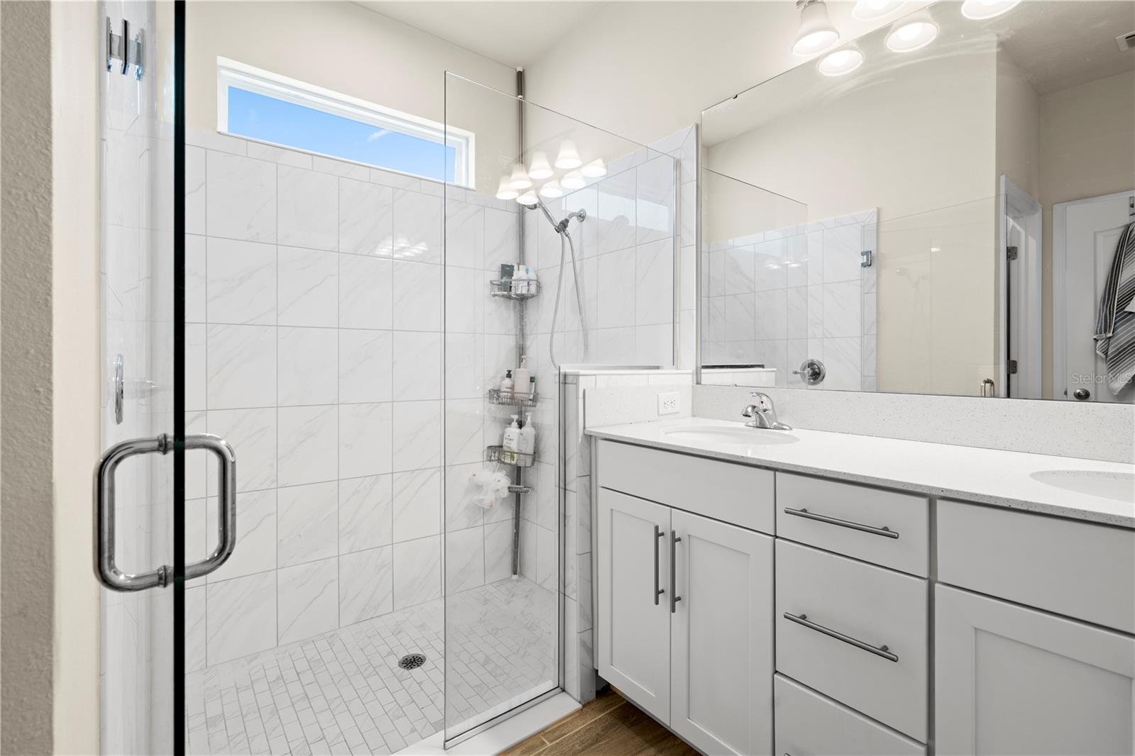 VICTORIA TRAILS - Residential