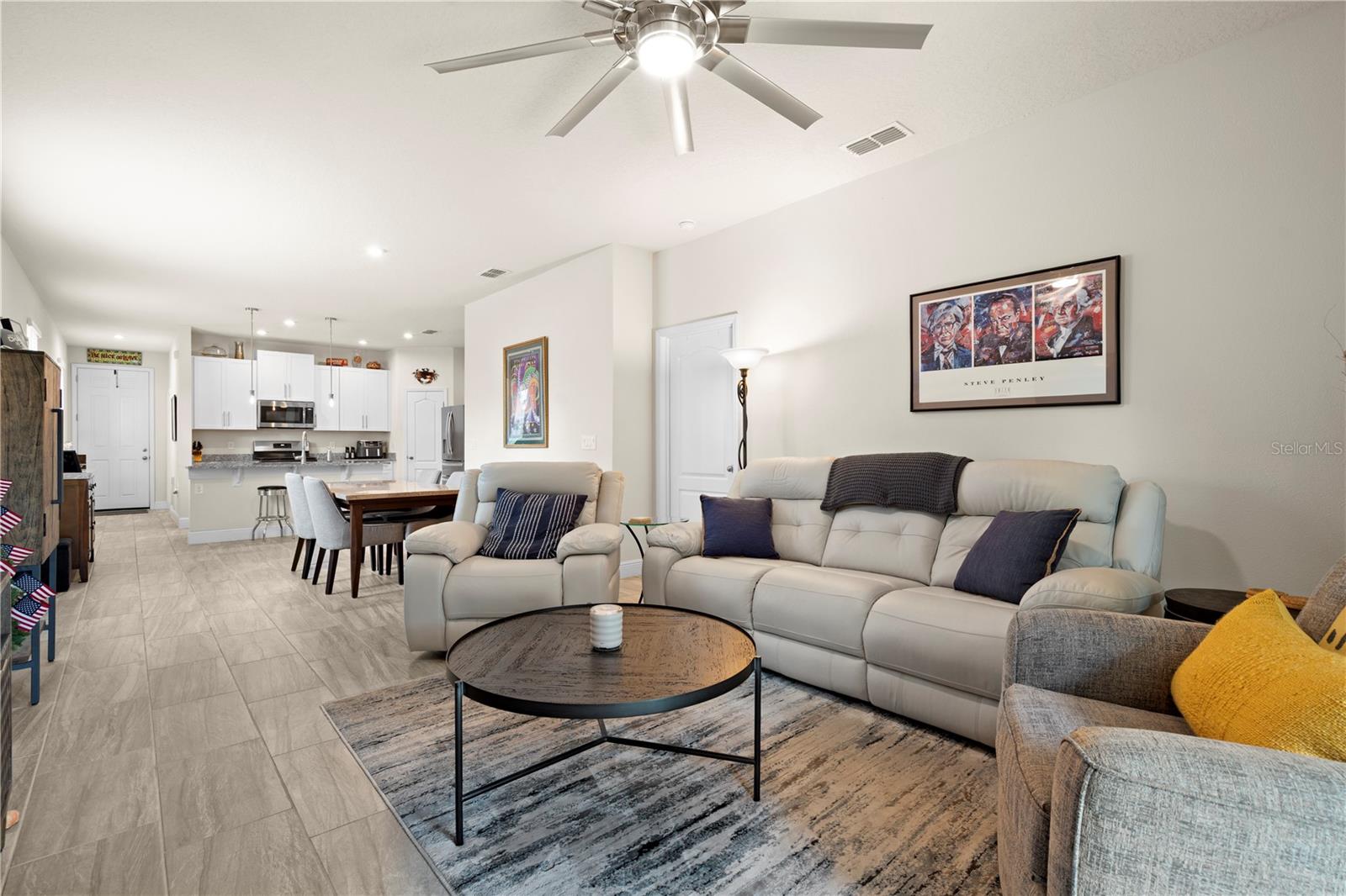 VICTORIA TRAILS - Residential