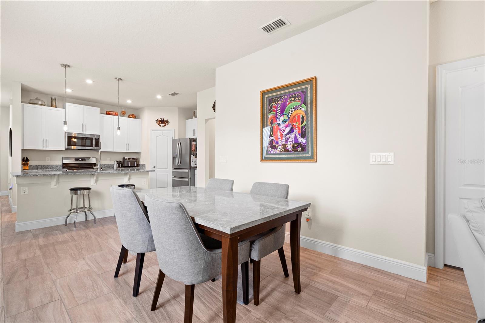 VICTORIA TRAILS - Residential