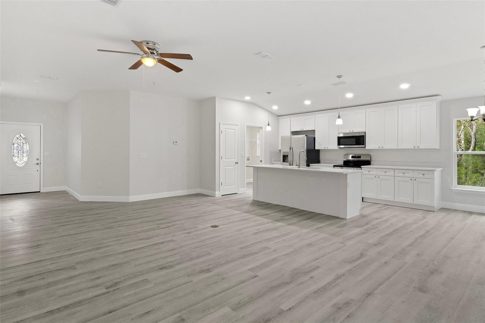 RIVER LAKES MANOR UNIT 1 - Residential Lease