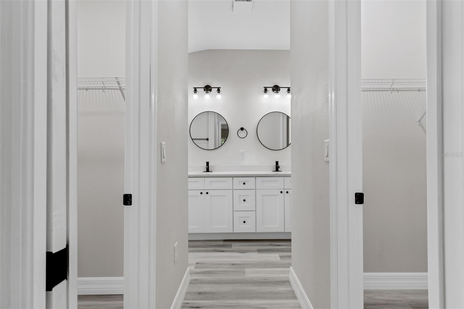 RIVER LAKES MANOR UNIT 1 - Residential Lease