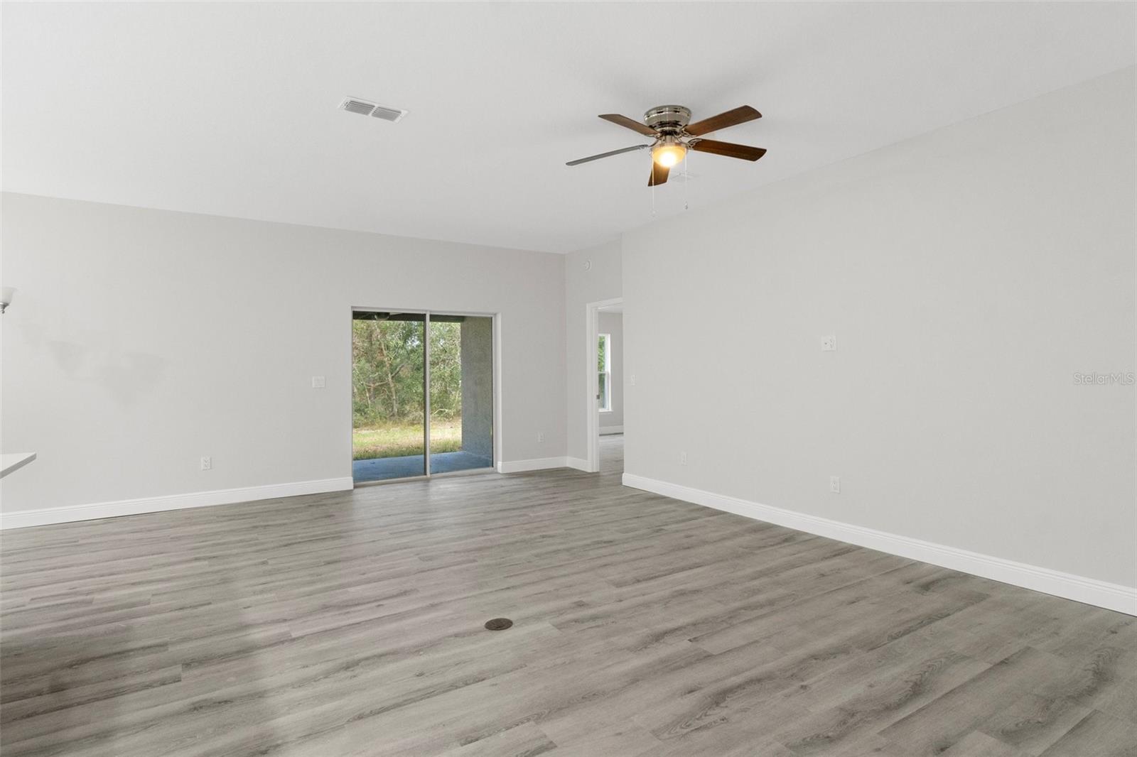 RIVER LAKES MANOR UNIT 1 - Residential Lease