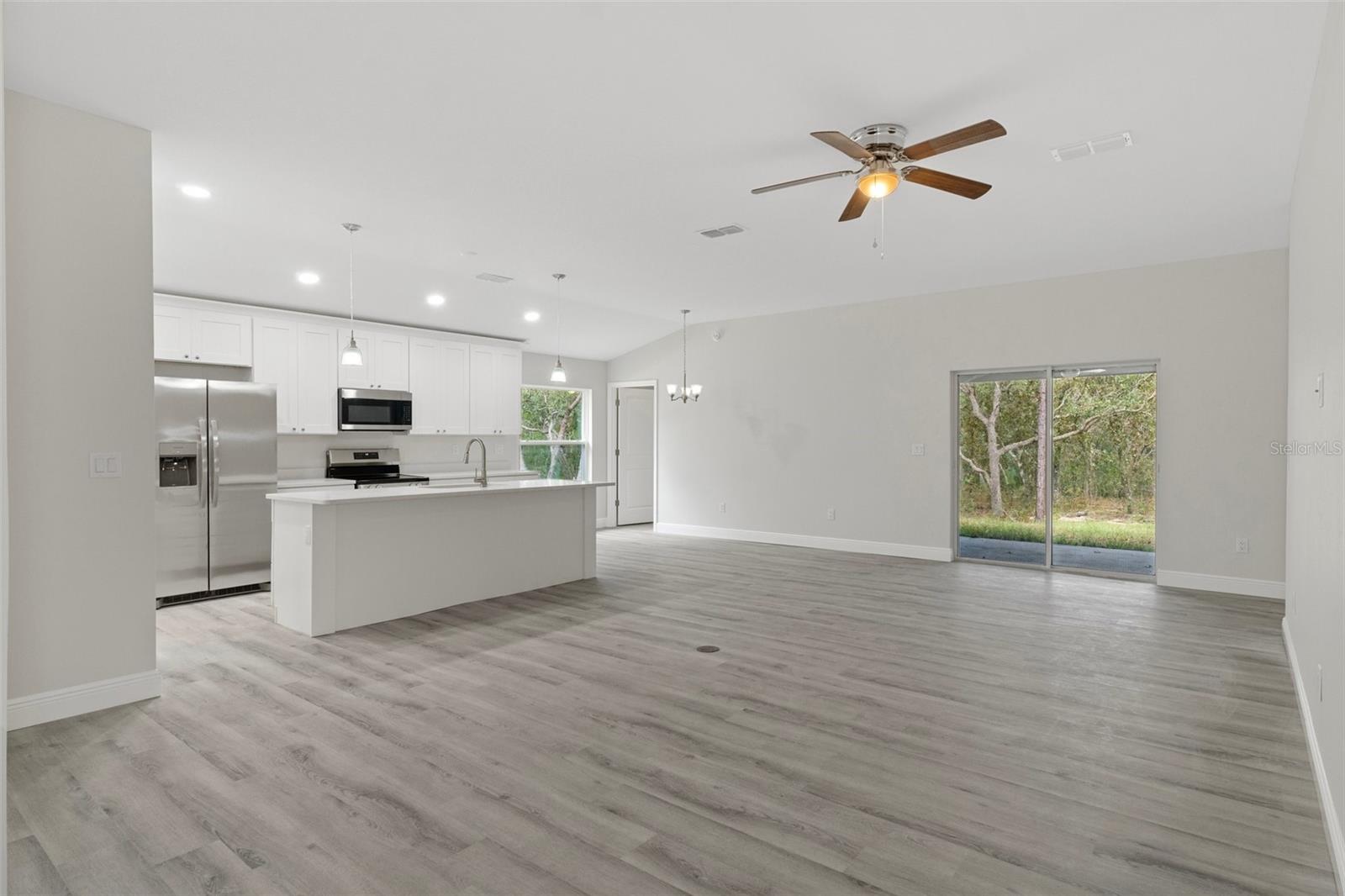 RIVER LAKES MANOR UNIT 1 - Residential Lease