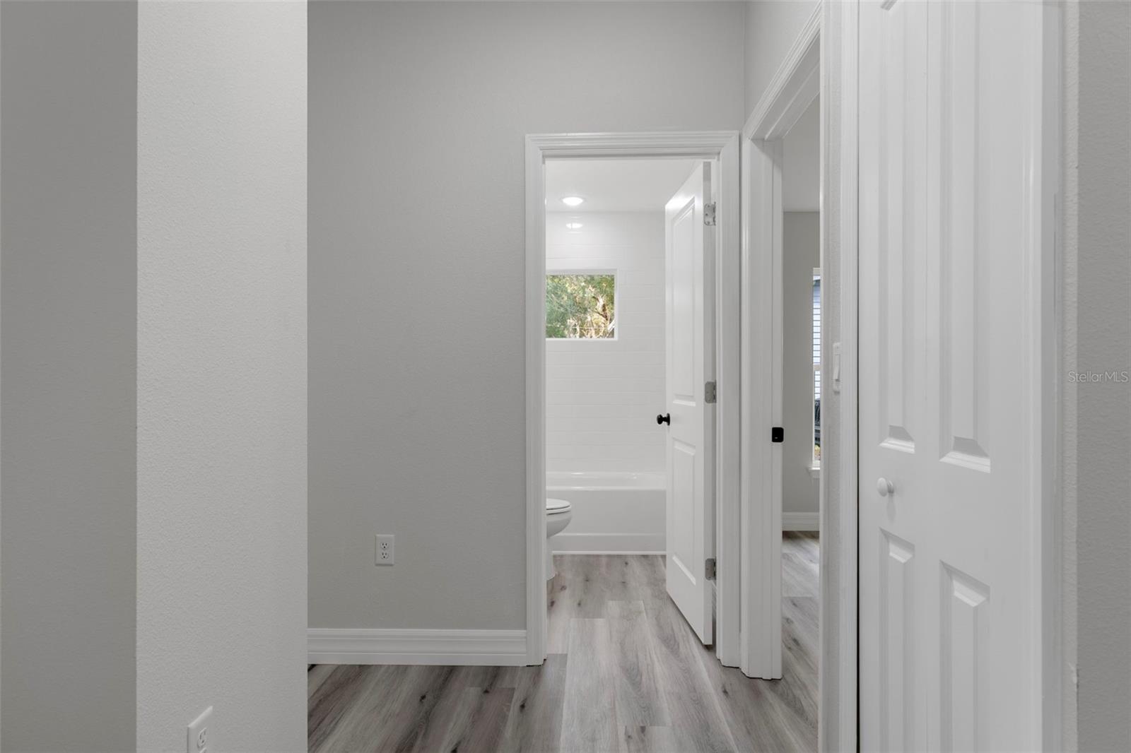 RIVER LAKES MANOR UNIT 1 - Residential Lease