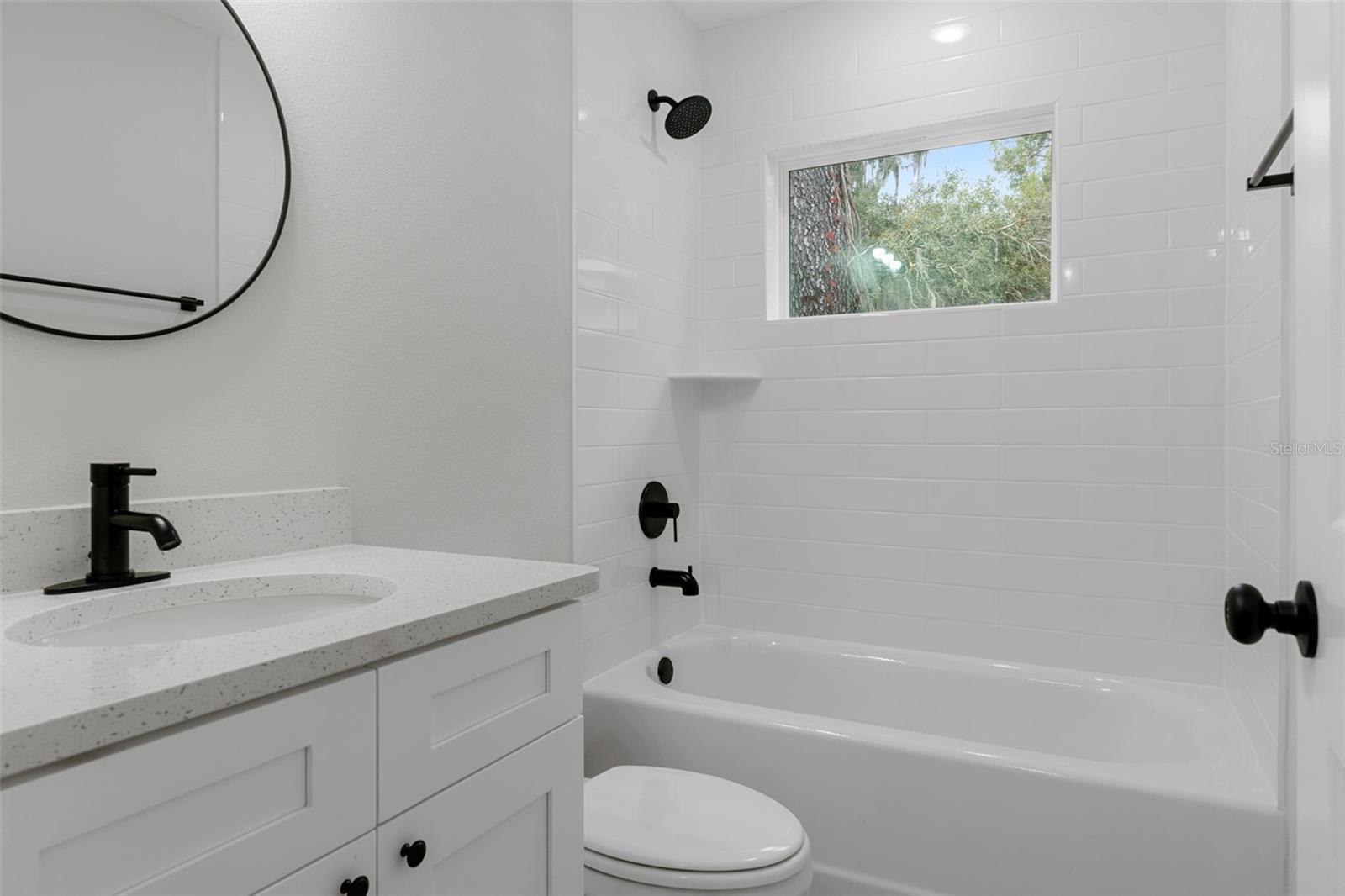 RIVER LAKES MANOR UNIT 1 - Residential Lease
