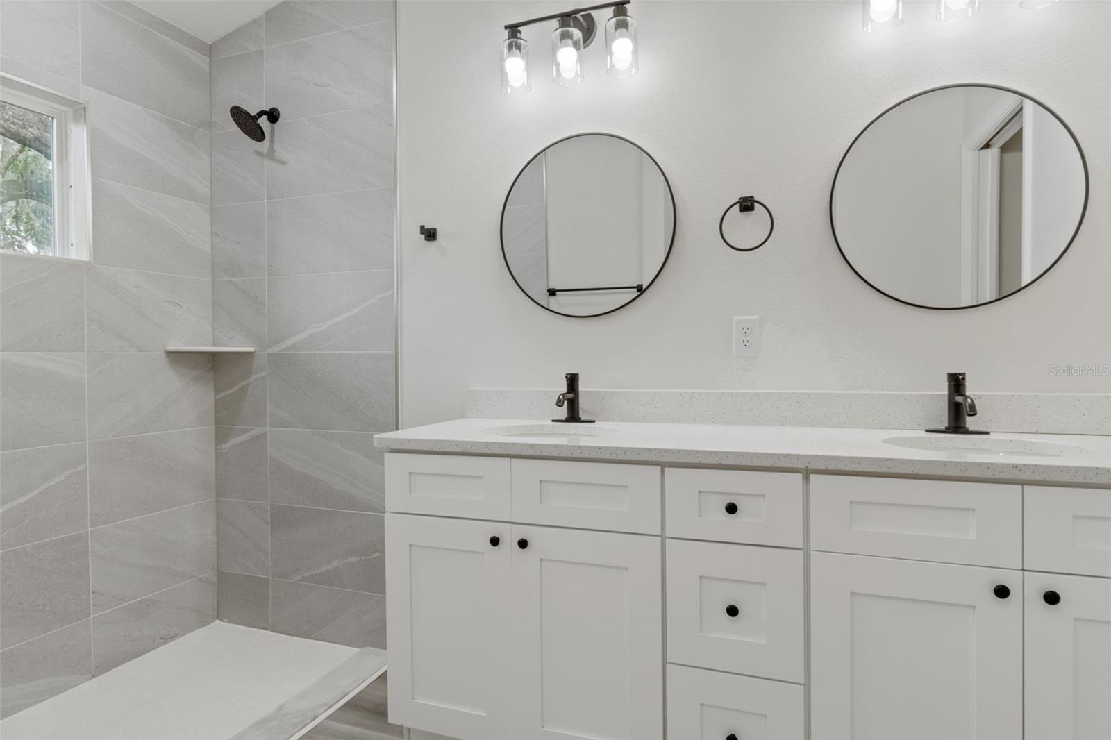 RIVER LAKES MANOR UNIT 1 - Residential Lease