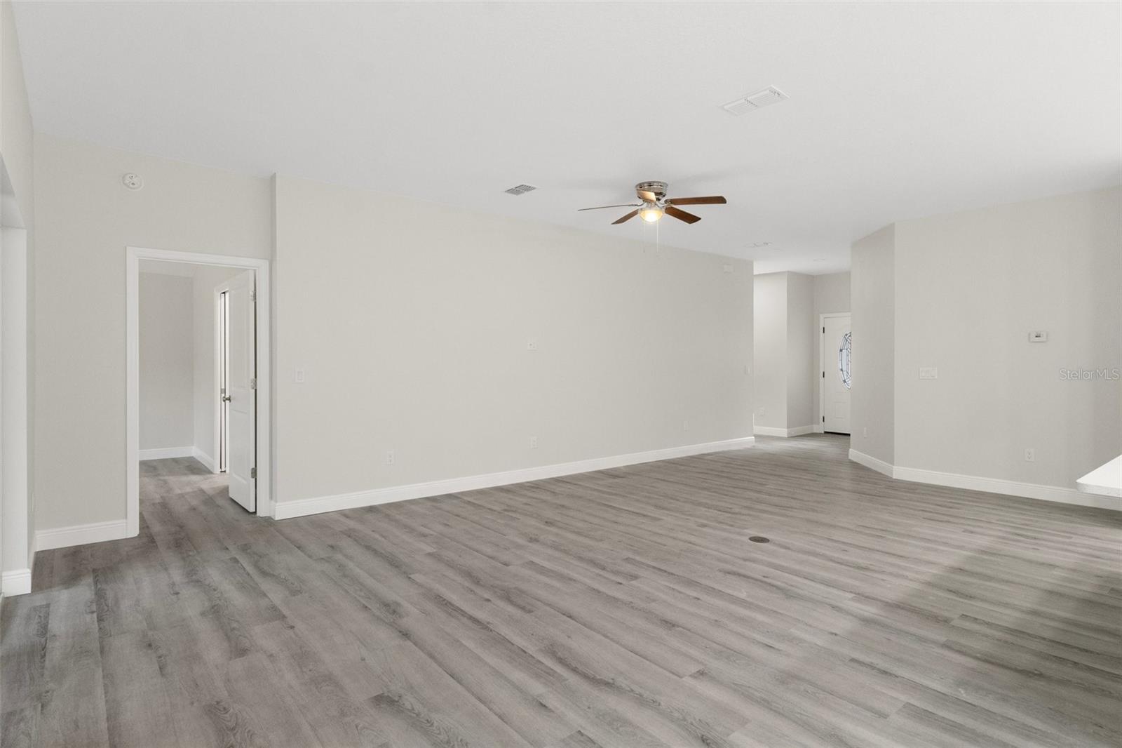 RIVER LAKES MANOR UNIT 1 - Residential Lease