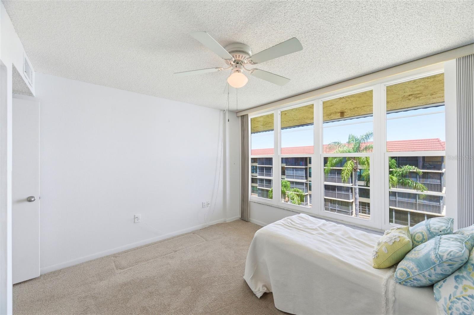 BAY MARINER THE CONDO - Residential