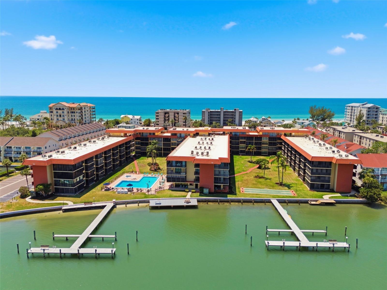 BAY MARINER THE CONDO - Residential