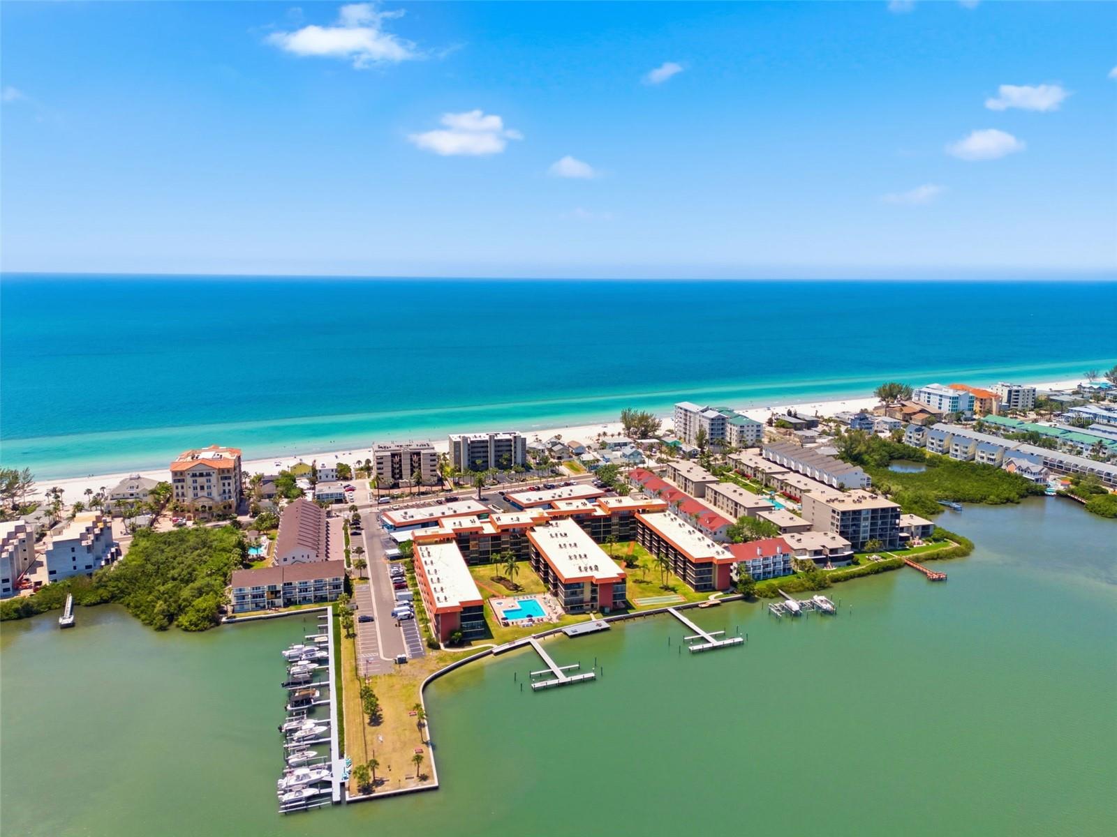 BAY MARINER THE CONDO - Residential