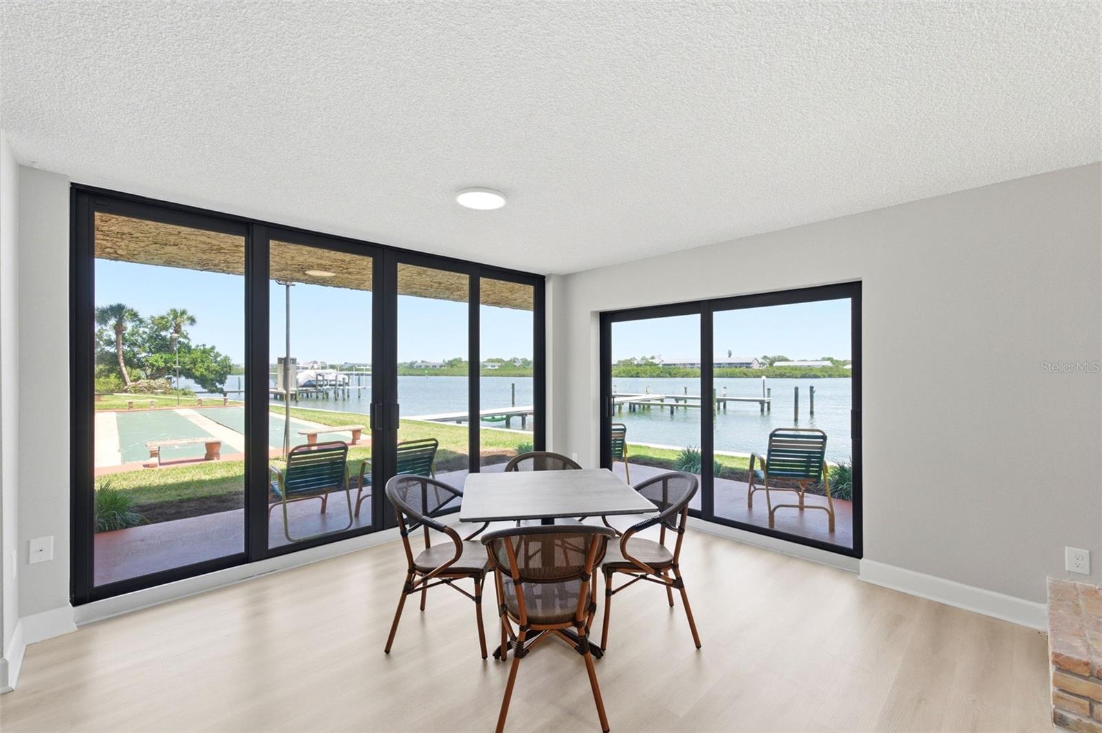 BAY MARINER THE CONDO - Residential