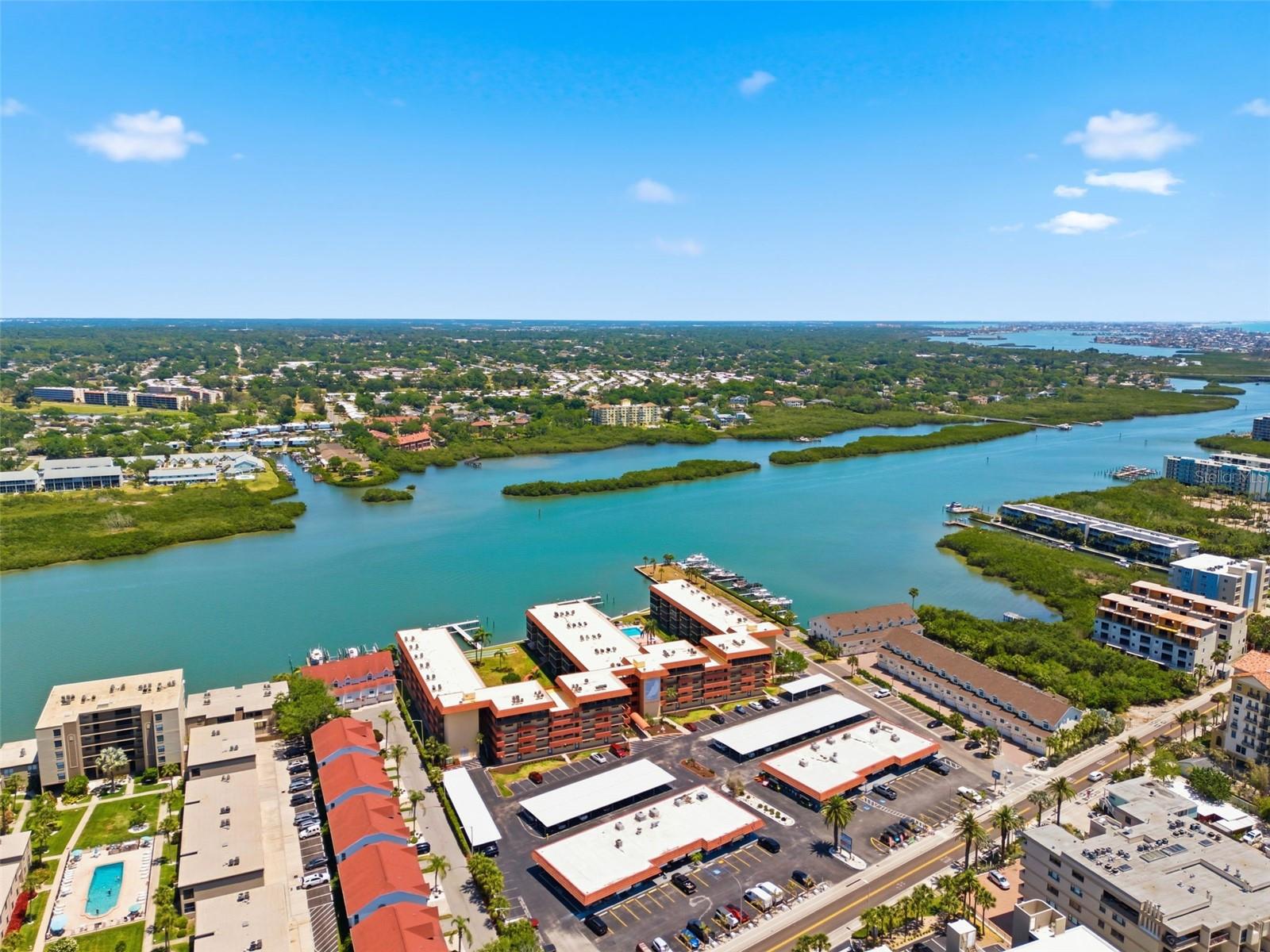 BAY MARINER THE CONDO - Residential