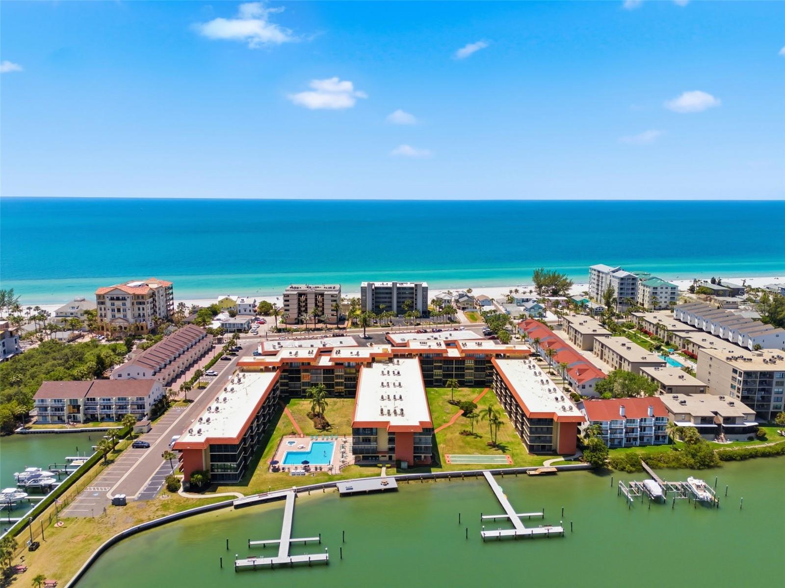 BAY MARINER THE CONDO - Residential