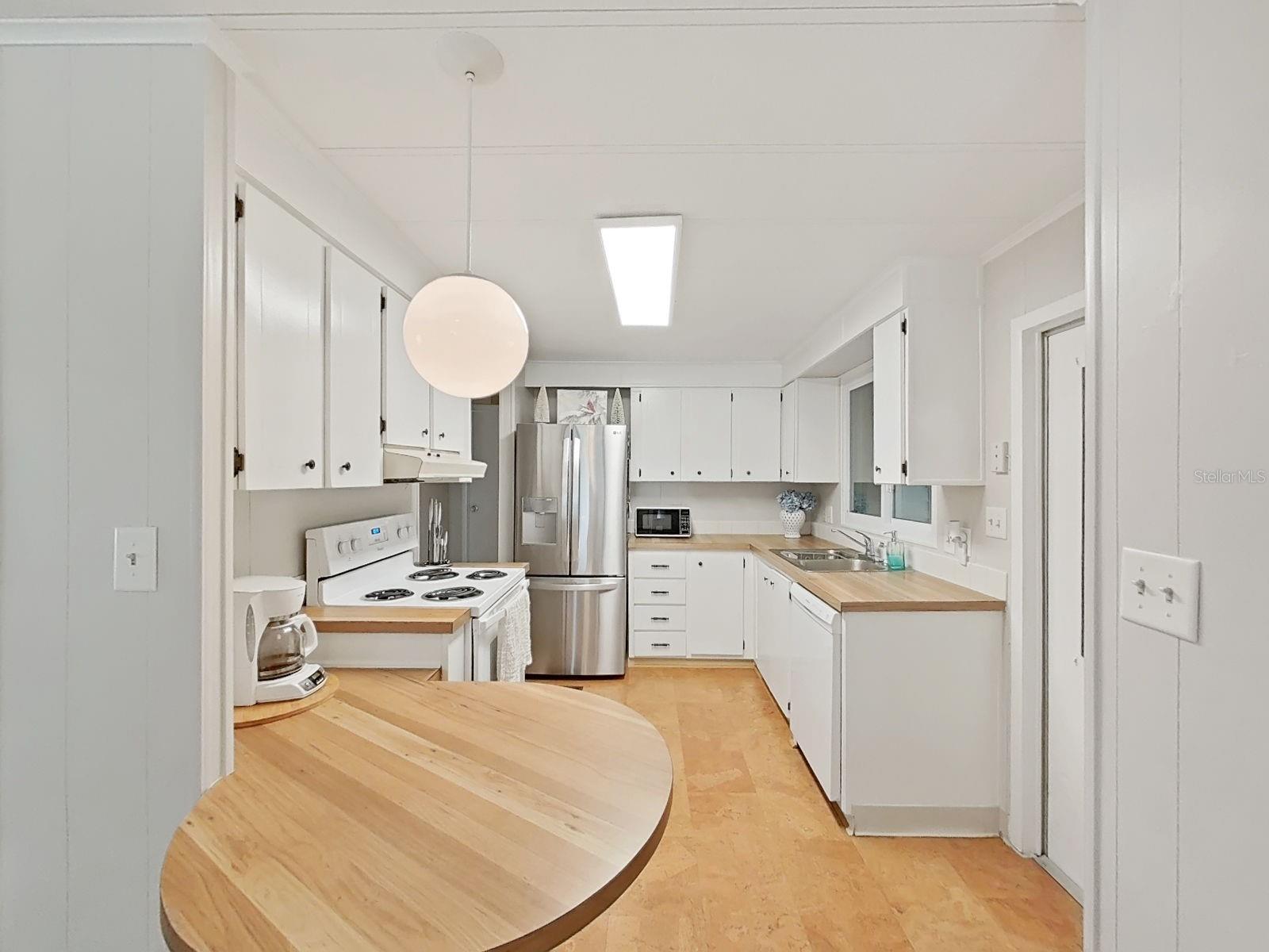 FOXWOOD LAKE ESTATES - Residential