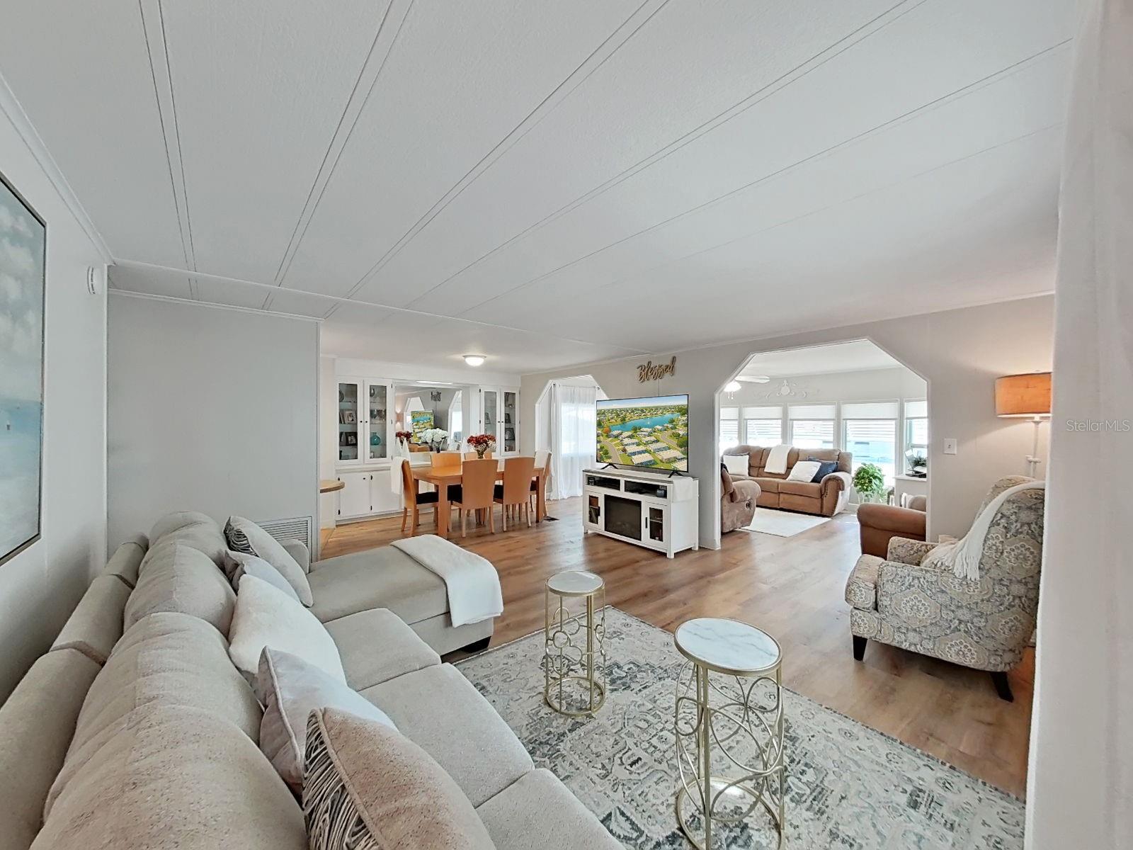 FOXWOOD LAKE ESTATES - Residential