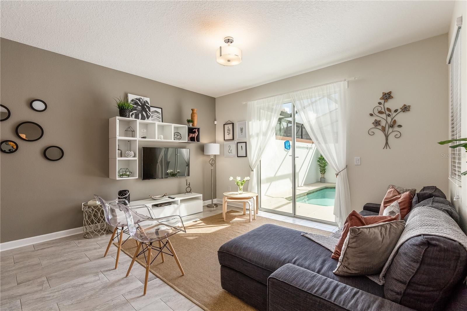 STOREY LAKE PH 3 - Residential