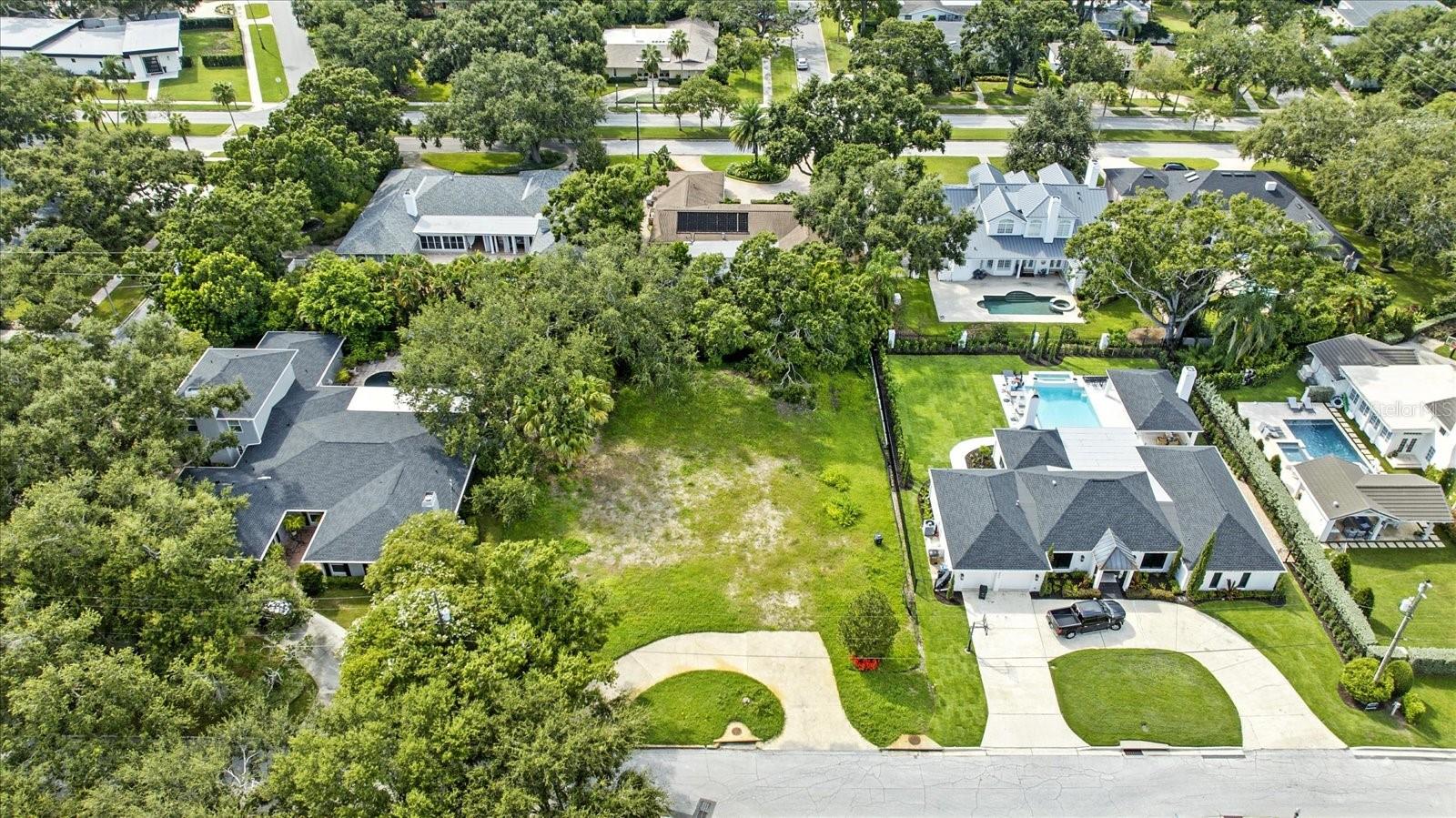 HEART OF BELLEAIR - Residential