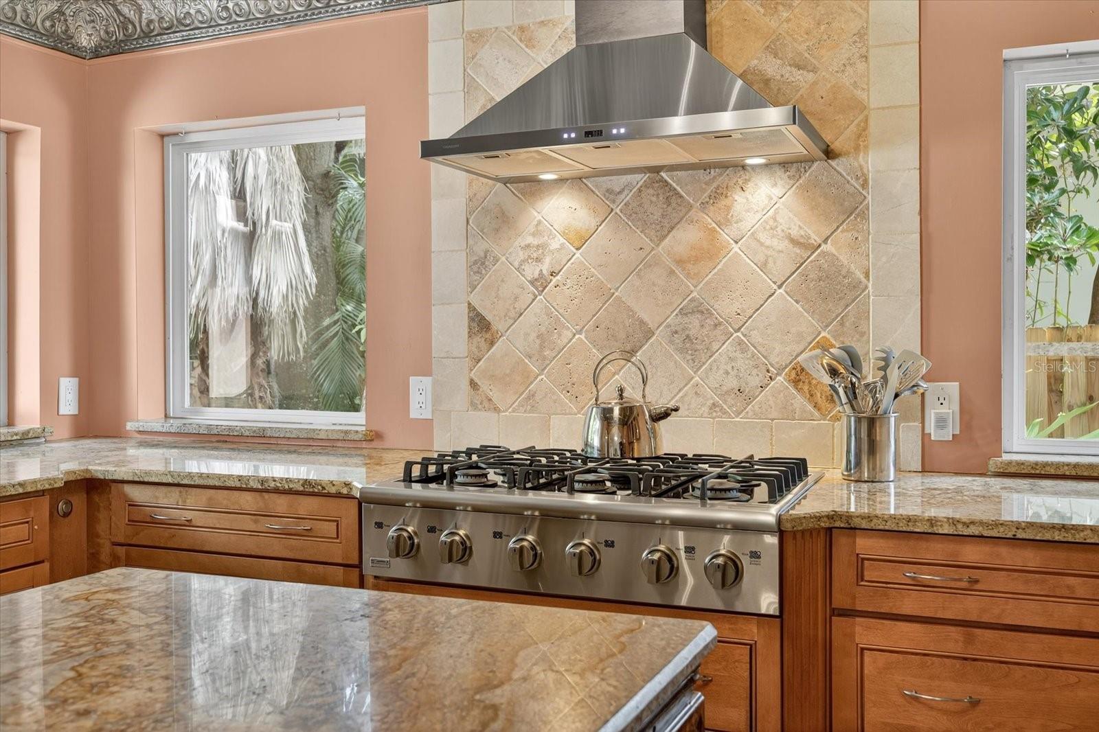 HEART OF BELLEAIR - Residential