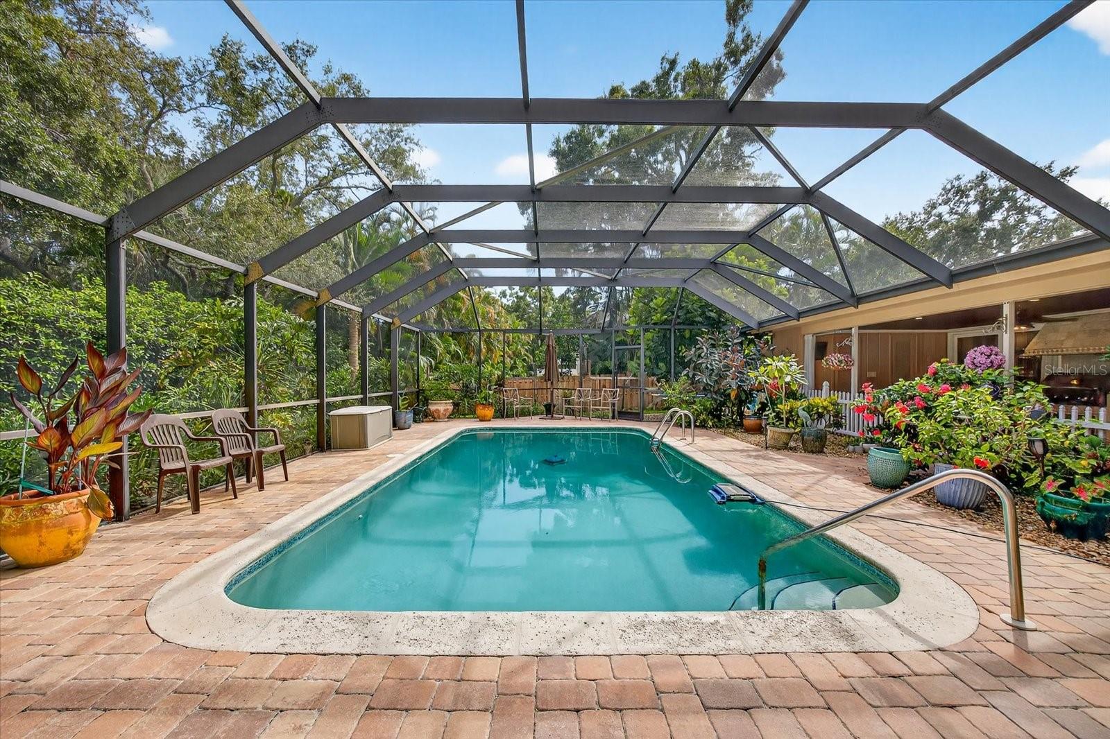 HEART OF BELLEAIR - Residential