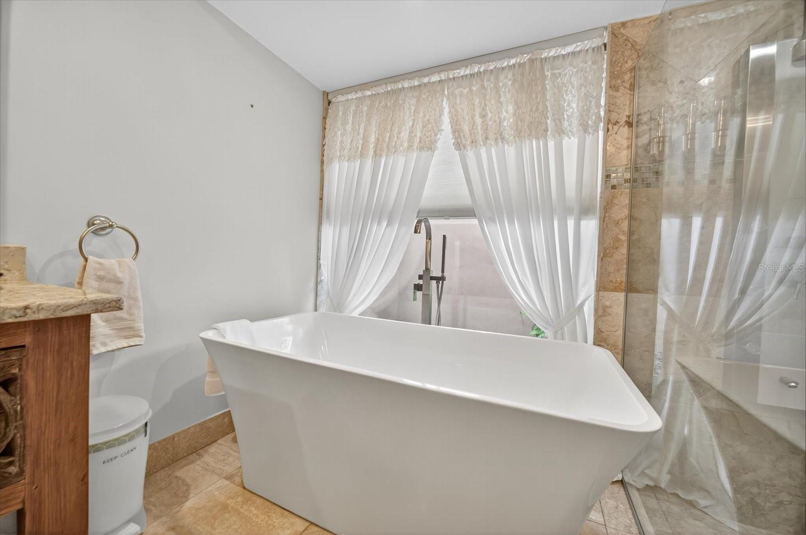 HEART OF BELLEAIR - Residential