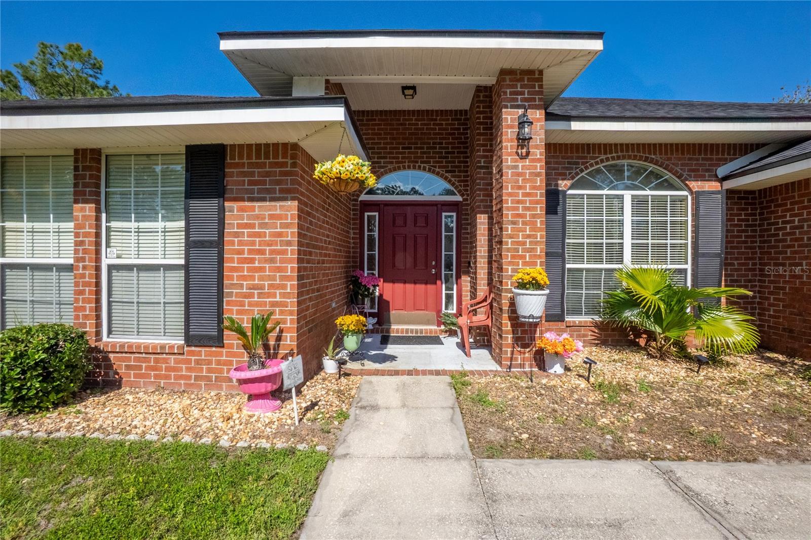 6 LINDEN PLACE