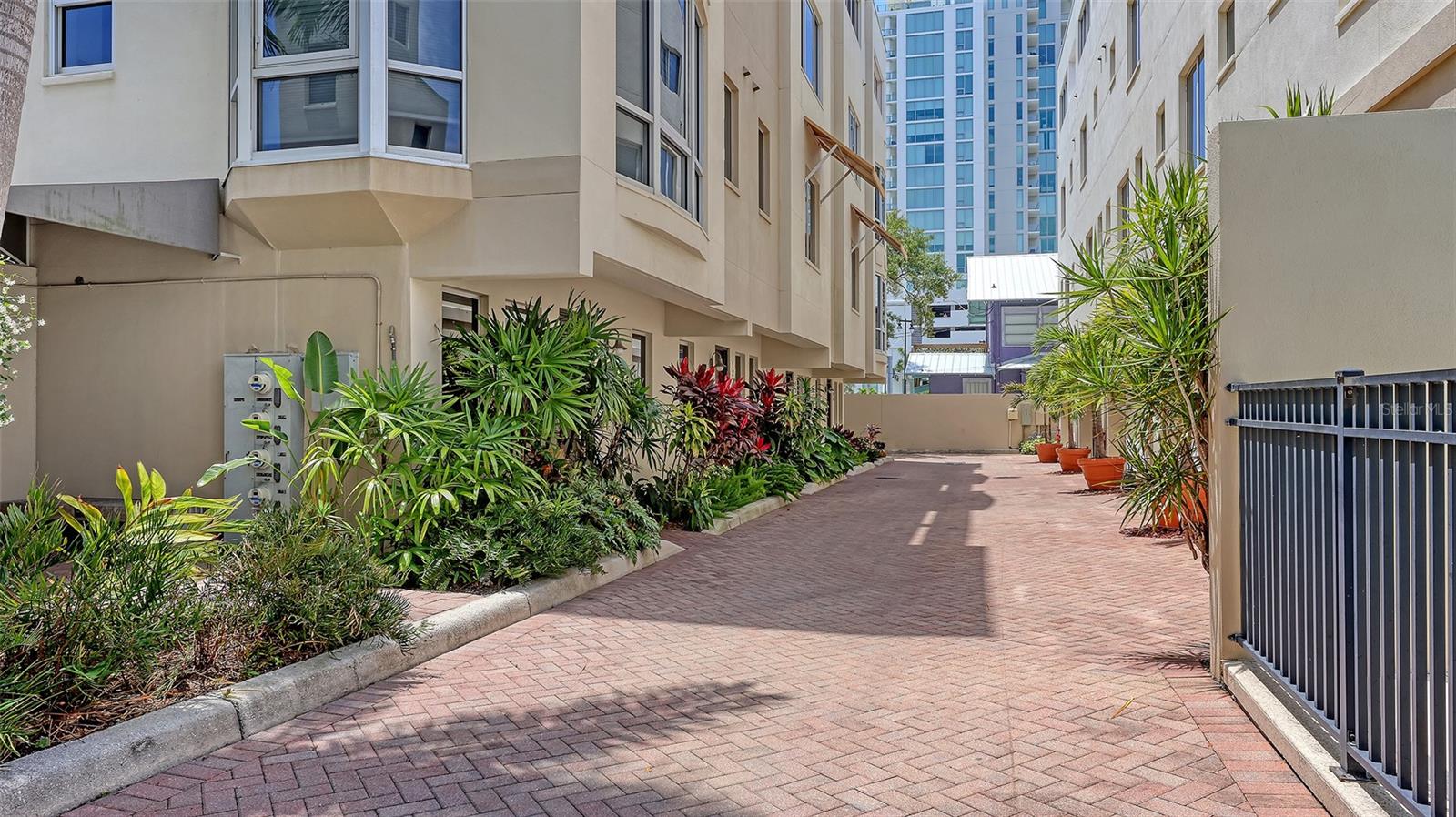 235 COCOANUT AVENUE 128E