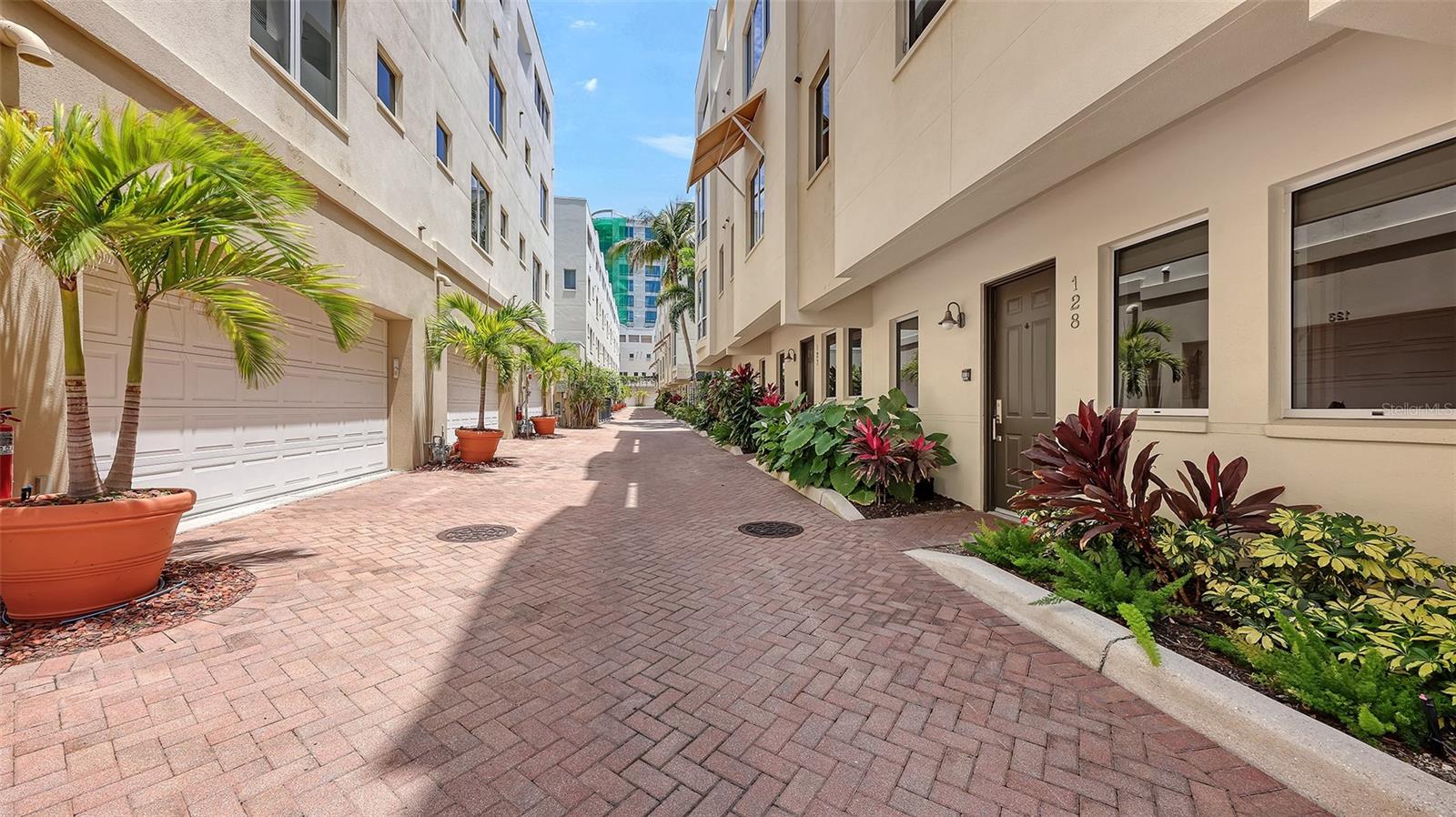 235 COCOANUT AVENUE 128E