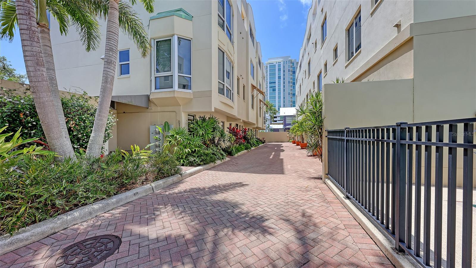 235 COCOANUT AVENUE 128E