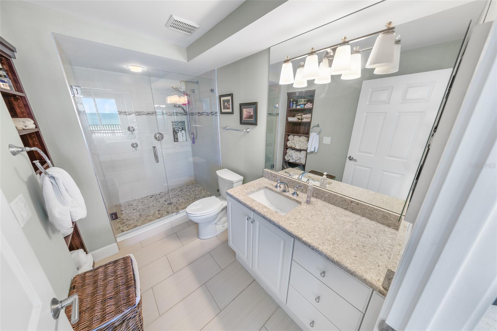 TOWERS AT PONCE INLET TOWER 07 CONDO - Residential