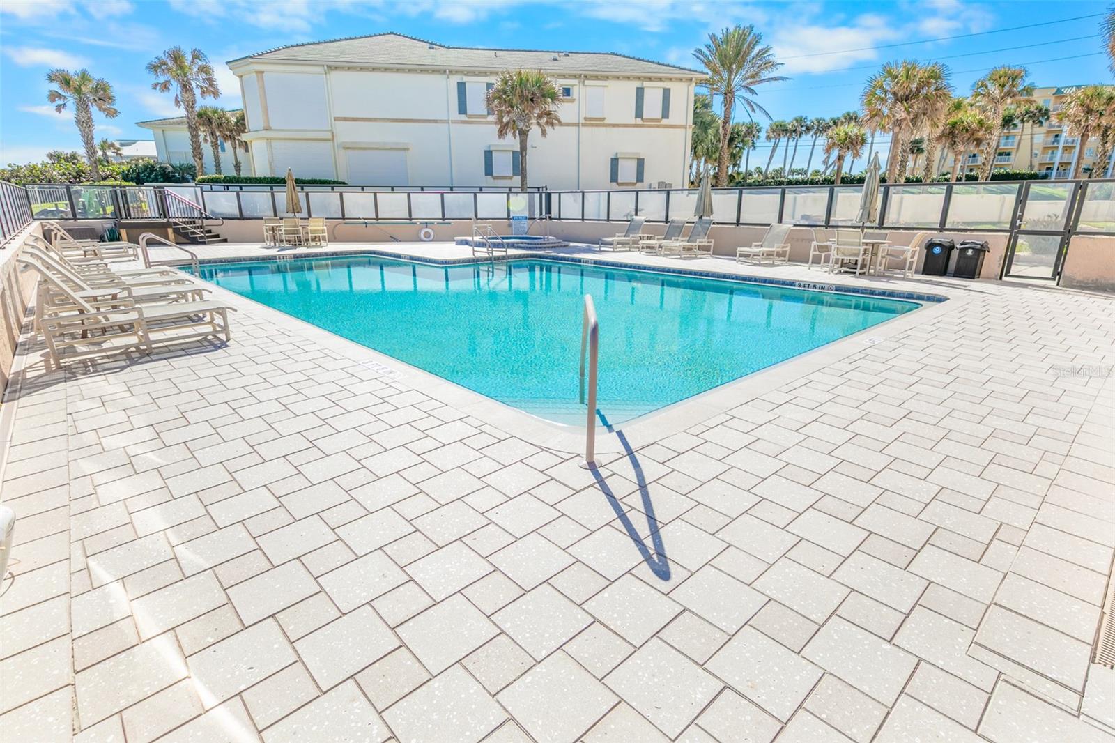 TOWERS AT PONCE INLET TOWER 07 CONDO - Residential