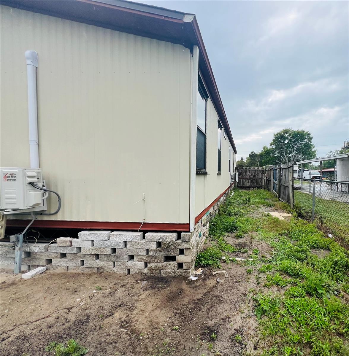 DIXIE GROVES ESTATES - Residential