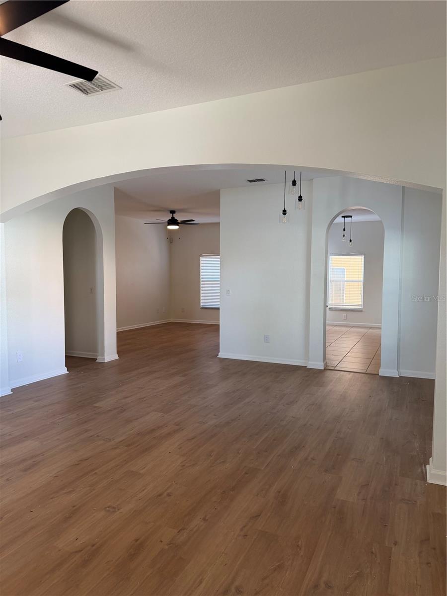 ENCLAVE/MOSS PARK - Residential Lease