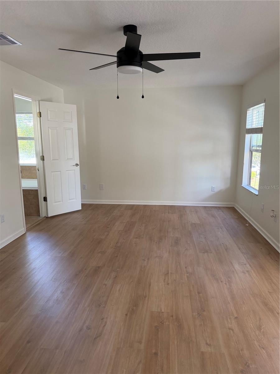 ENCLAVE/MOSS PARK - Residential Lease