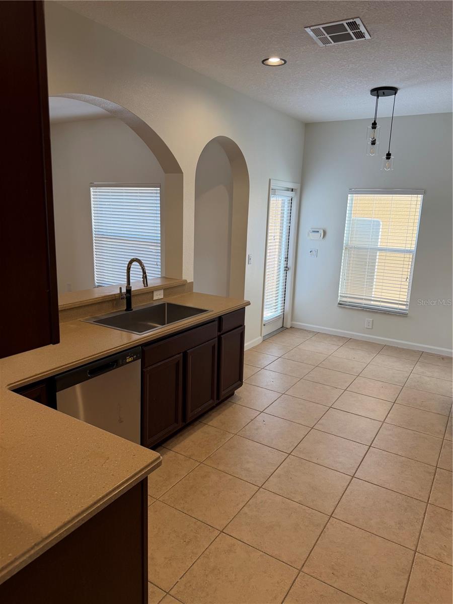 ENCLAVE/MOSS PARK - Residential Lease