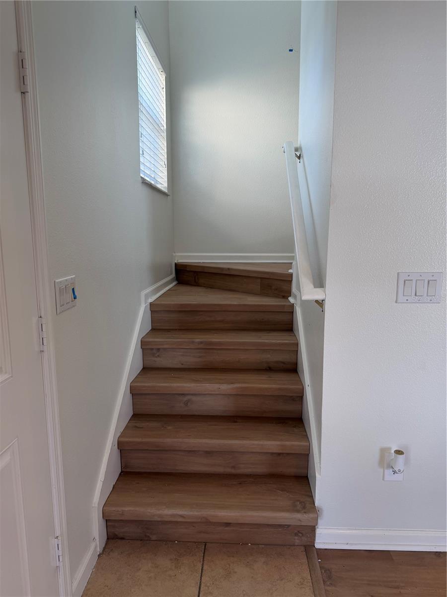 ENCLAVE/MOSS PARK - Residential Lease