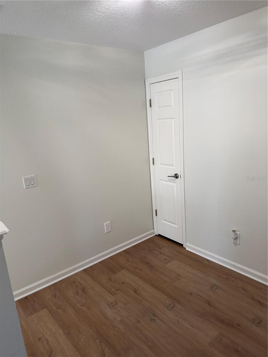 ENCLAVE/MOSS PARK - Residential Lease