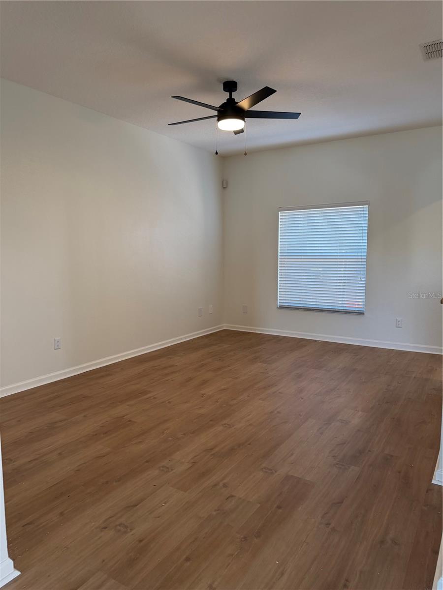 ENCLAVE/MOSS PARK - Residential Lease