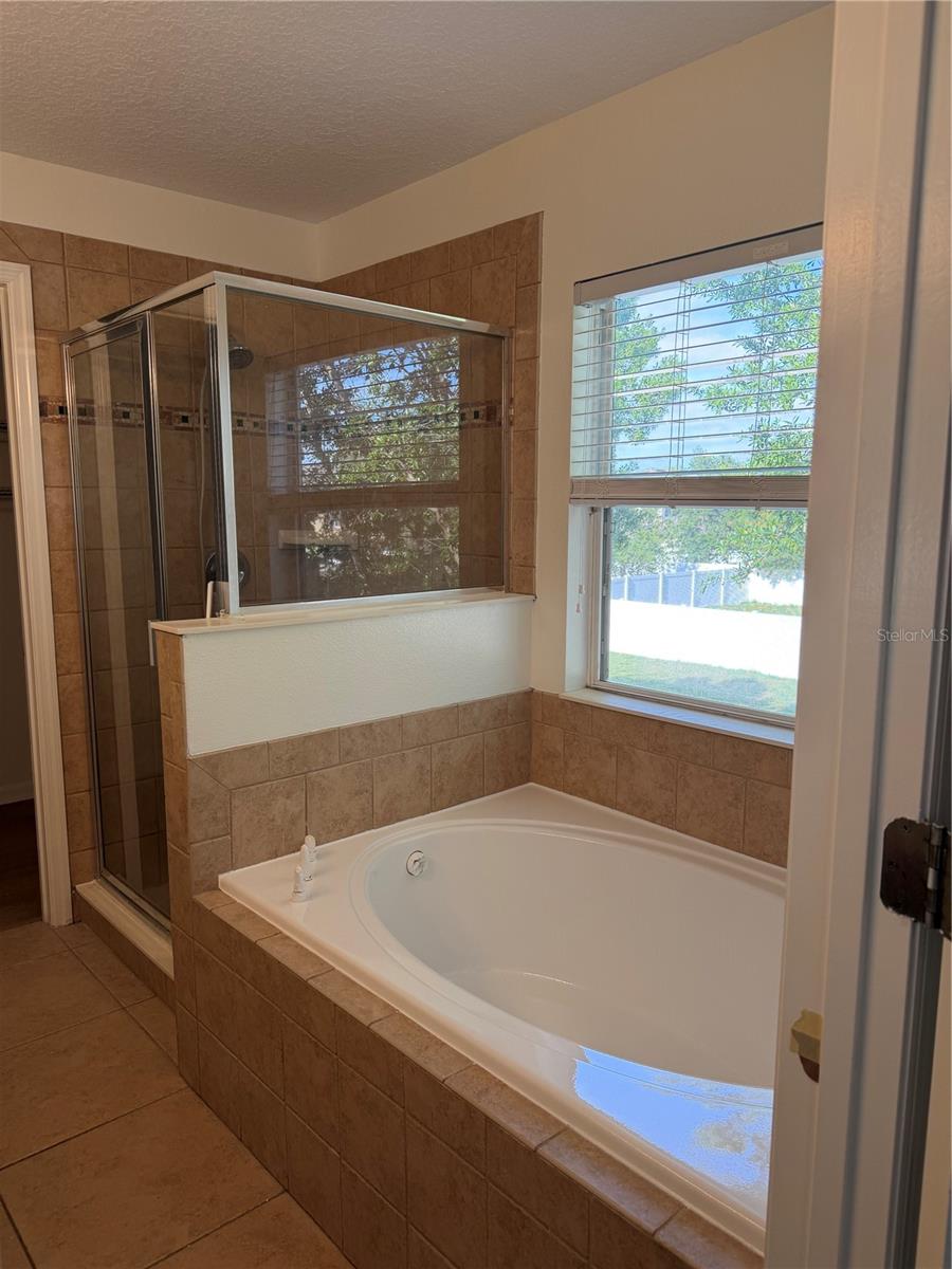 ENCLAVE/MOSS PARK - Residential Lease