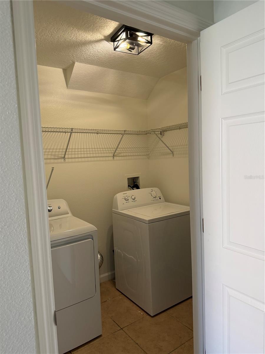 ENCLAVE/MOSS PARK - Residential Lease