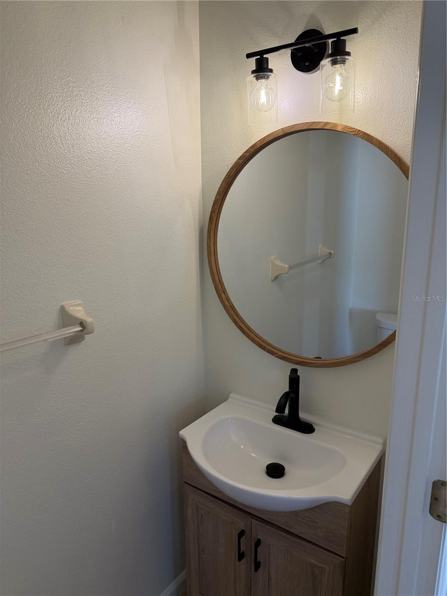 ENCLAVE/MOSS PARK - Residential Lease