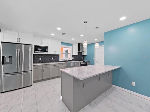 1613 33rd Street Se, Ruskin, FL 33570