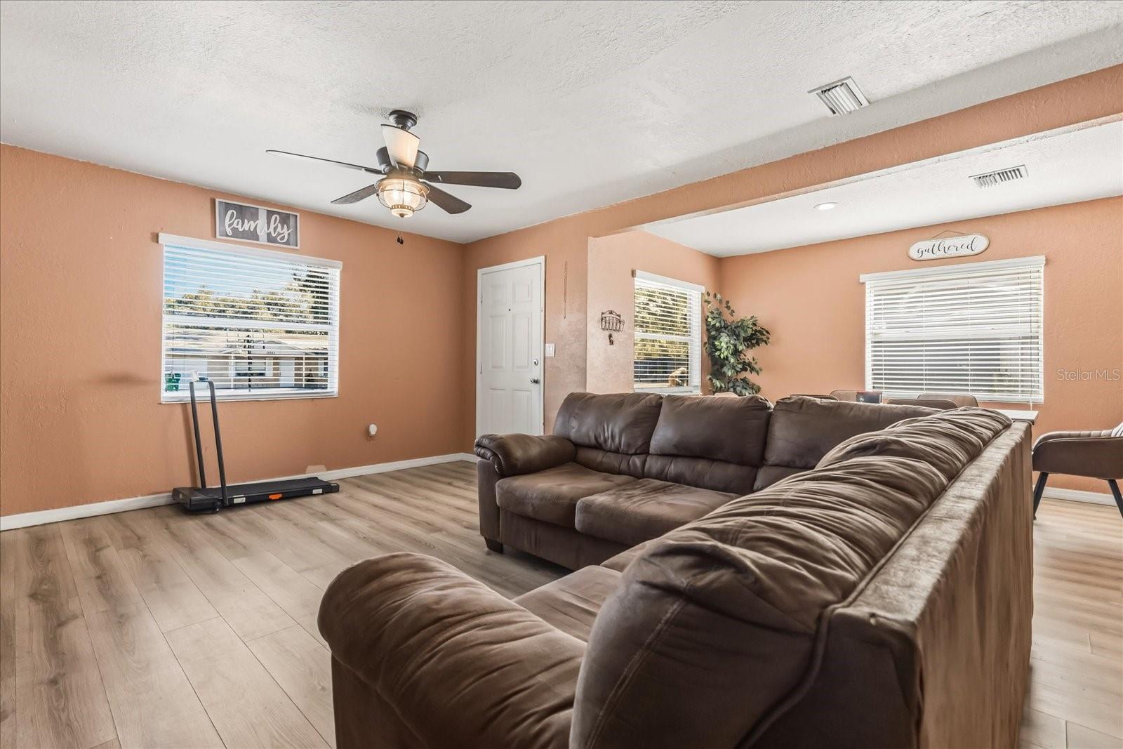 39560 MEADOWOOD LOOP