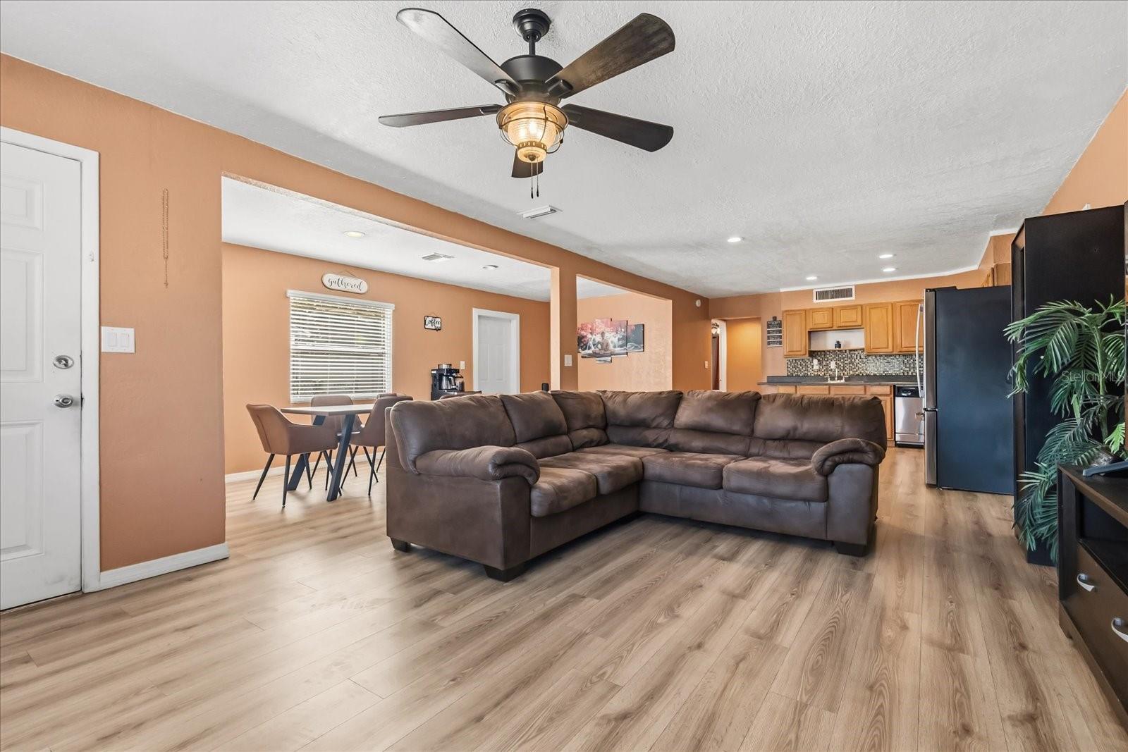 39560 MEADOWOOD LOOP