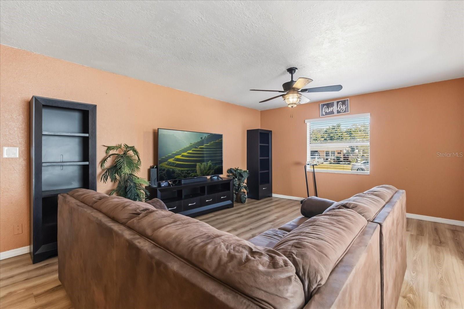 39560 MEADOWOOD LOOP