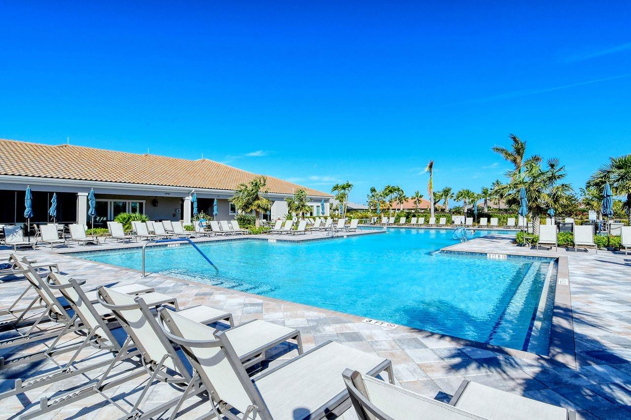 ISLANDWALK - Residential