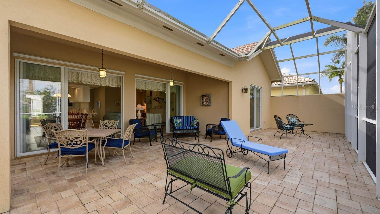 ISLANDWALK - Residential